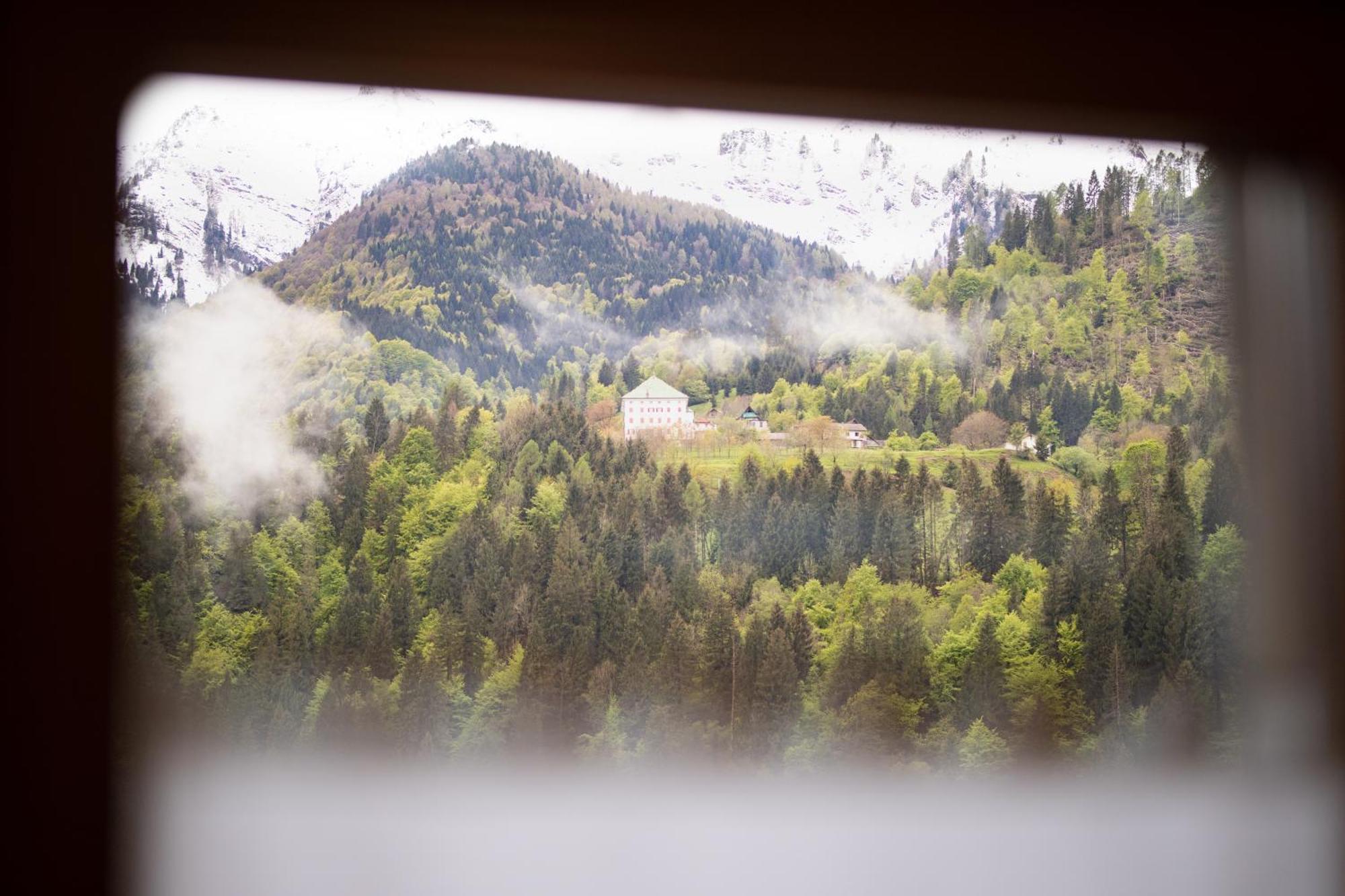 Alpedale Hotel Ovaro Bagian luar foto