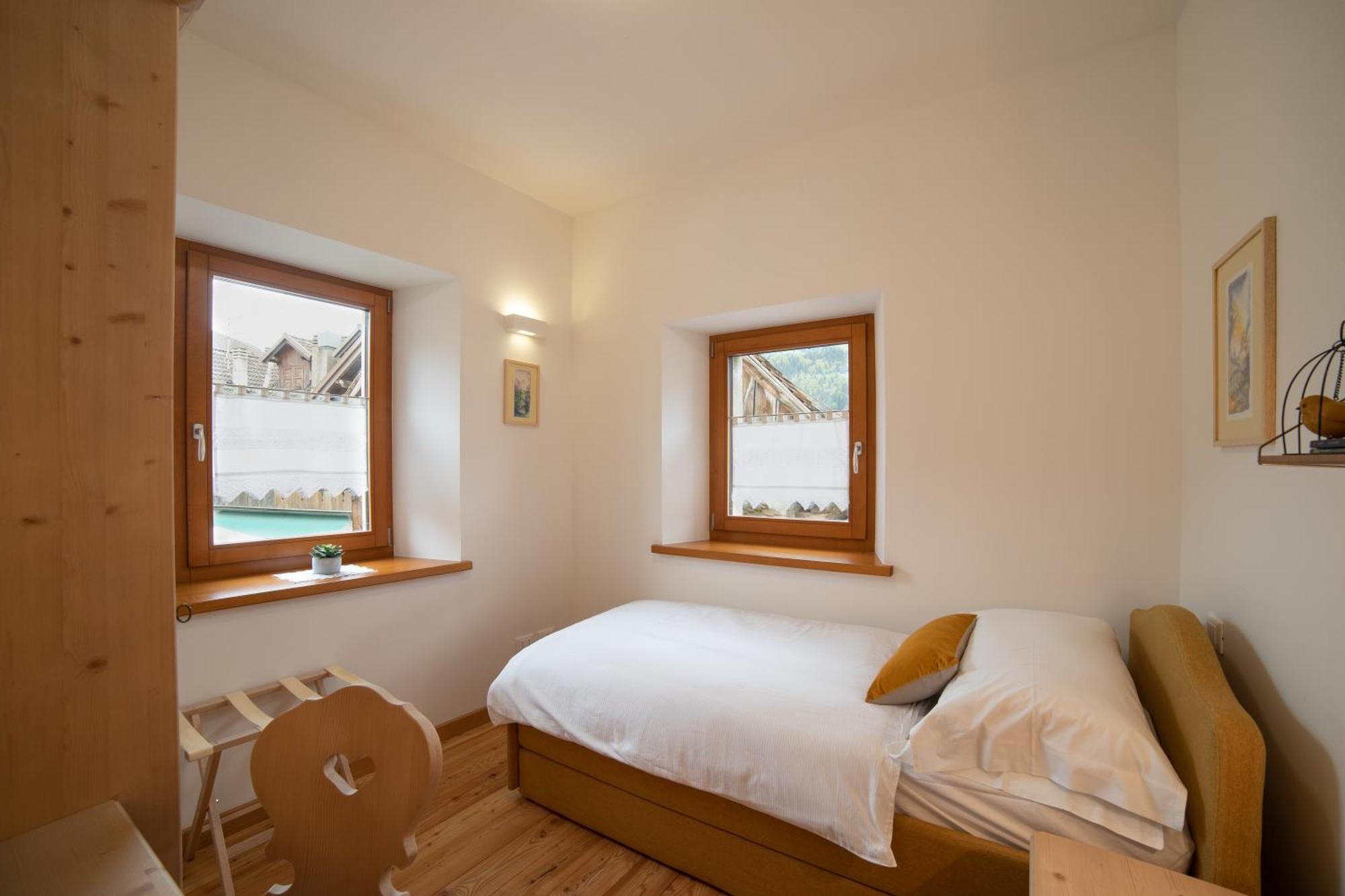 Alpedale Hotel Ovaro Bagian luar foto