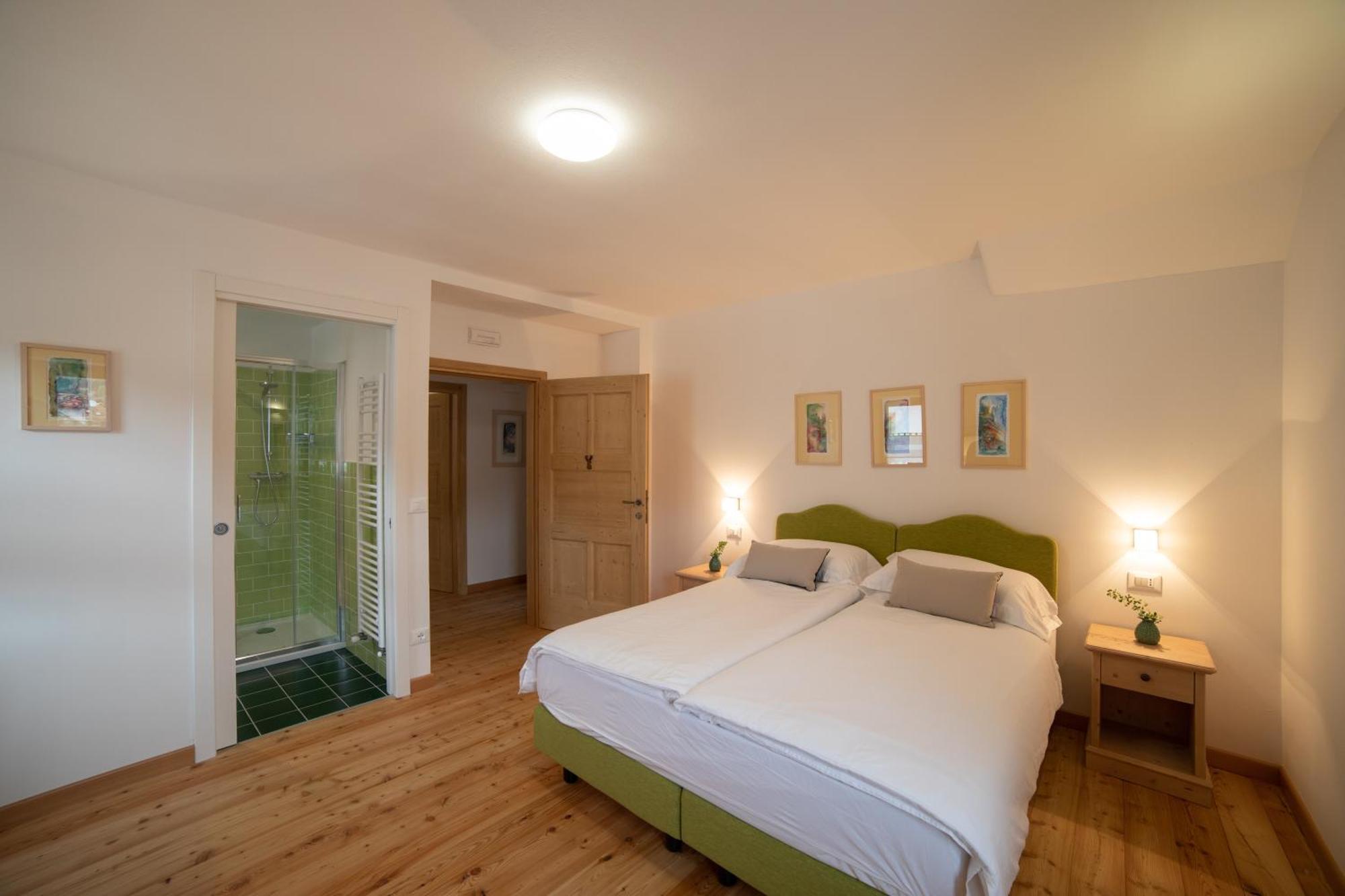 Alpedale Hotel Ovaro Bagian luar foto