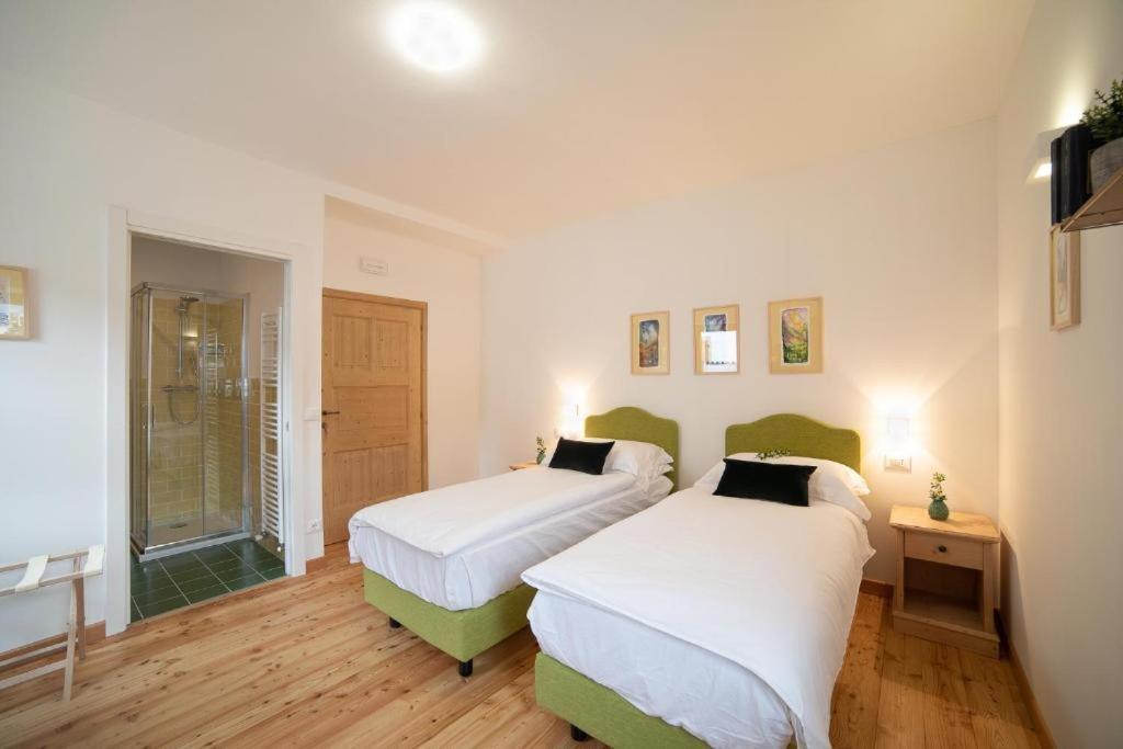 Alpedale Hotel Ovaro Bagian luar foto
